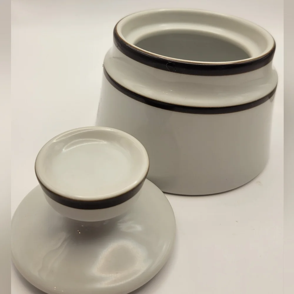 Vintage Noritake Stoneware Creamer and Sugar. - Picture 5 of 8